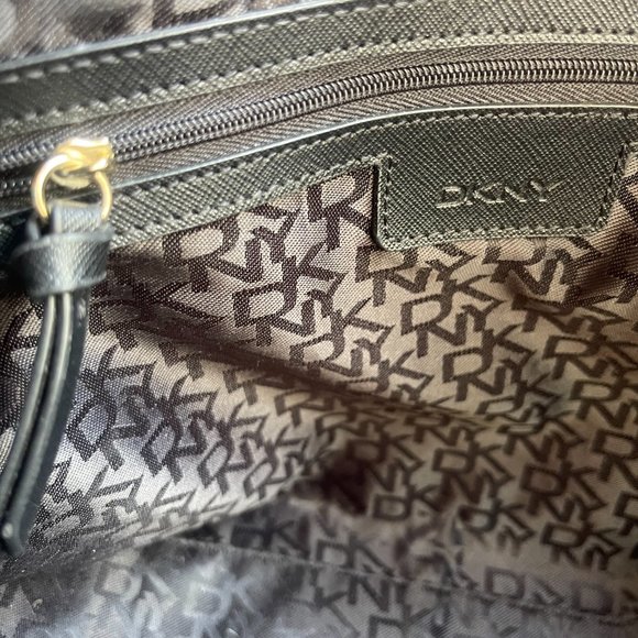 DKNY MEDIUM SIZE BLACK AND WHITE BAG - Picture 5 of 9